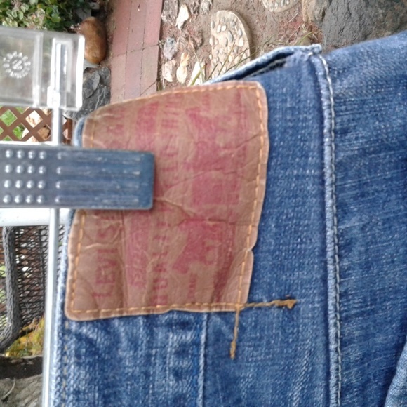 Levi Strauss distressed blue 34-32 - Picture 3 of 13